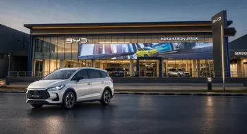 BYD M6 DM sudah tersedia di seluruh cabang diler Haka Auto. (Haka Auto)