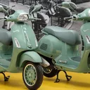 Vespa Sprint 80th dan Vespa GTS 80th. (PID)