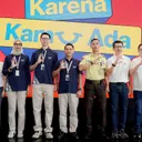 Manajemen ADM & AI-DSO berfoto bersama para frontliner. (ADM)