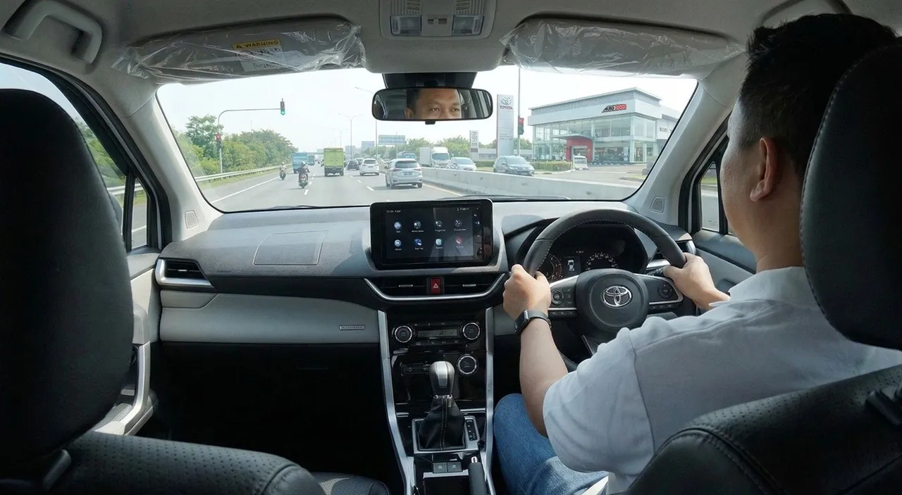 Pahami kebiasaan mengemudi yang baik untuk mencegah pemborosan bensin. (Auto2000)
