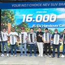 Seremoni penyerahan 16.000 unit J5 EV kepada konsumen di seluruh Indonesia. (Jaecoo Indonesia)