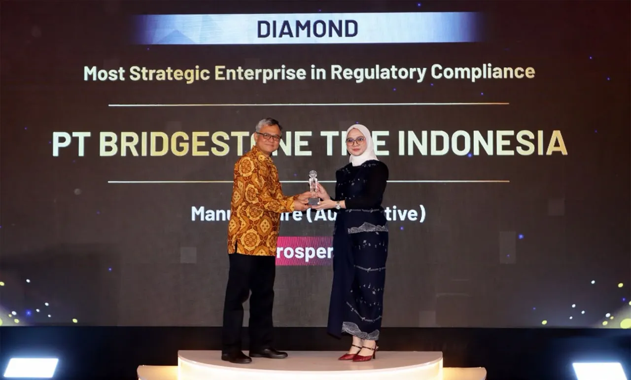 Seremoni penyerahan penghargaan kepada Bridgestone Indonesia di ajang IRCA 2026. (Bridgetone Indonesia).jpg