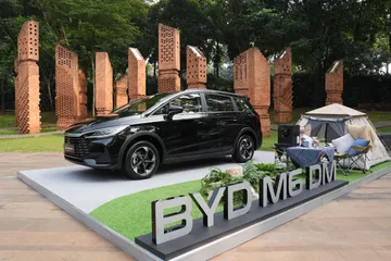 BYD M6 DM. (BYD Motor Indonesia)