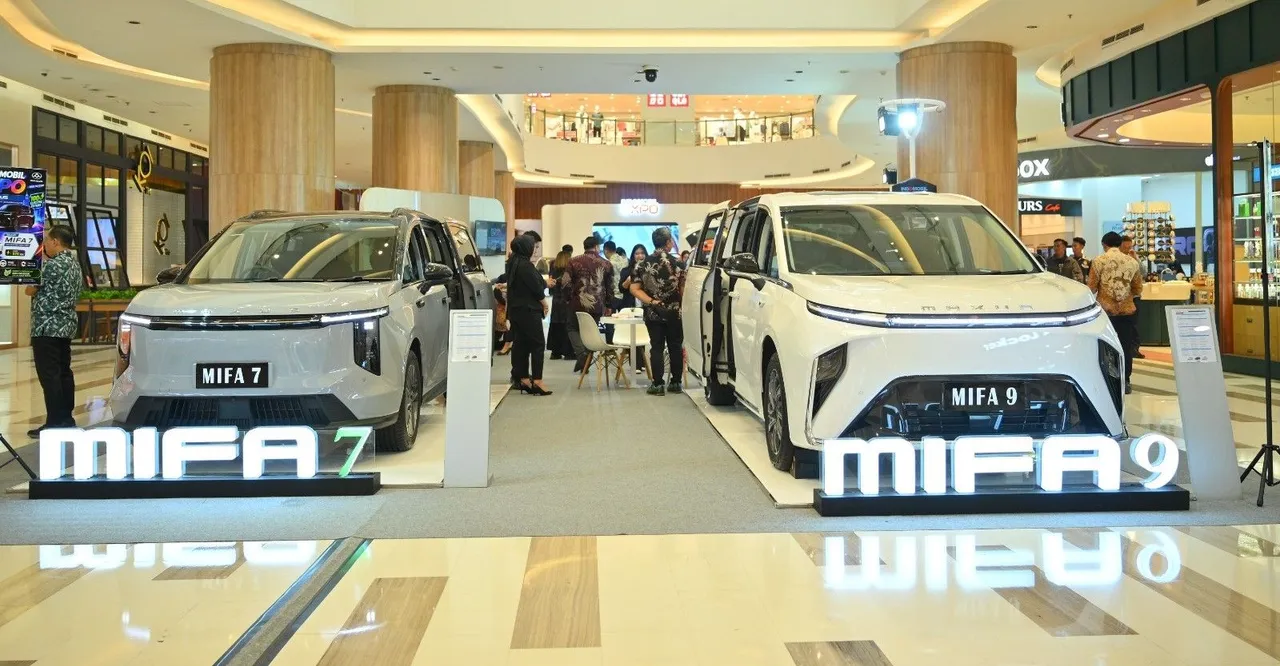 Rangkaian pameran mobil listrik Indomobil Expo singgah di Palembang. (Indomobil)