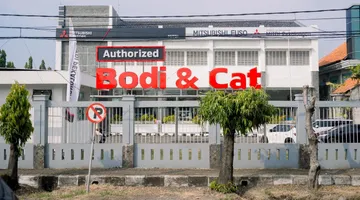 Peresmian fasilitas Bodi dan Cat Mitsubishi Motors Mitdi Pekalongan menjadi layanan perbaikan bodi ketiga Mitsubishi di Jawa Tengah. (MMKSI)