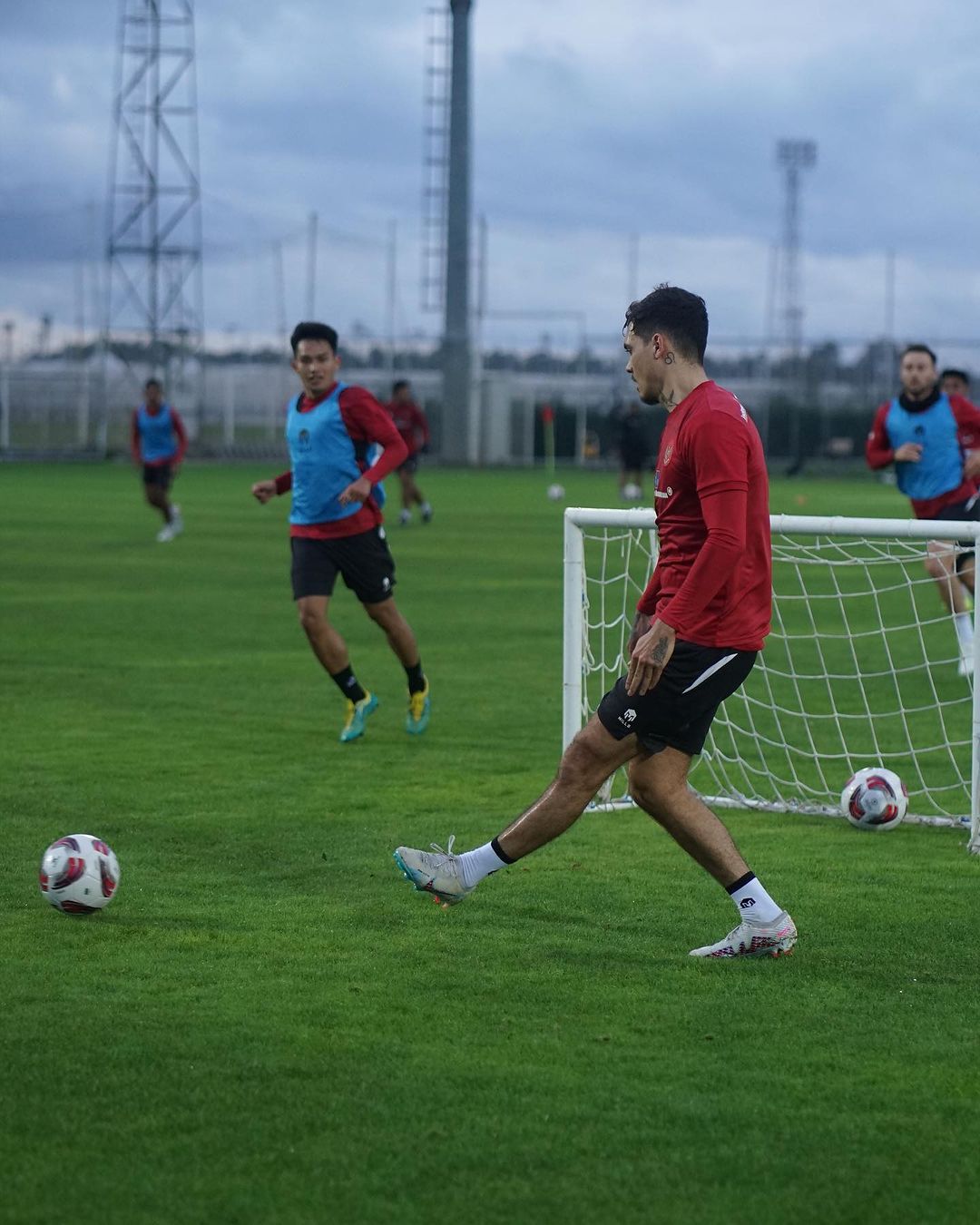 Shayne Pattynama Sedang Mengikuti Pemusatan Latihan Timnas Indonesia di Turki