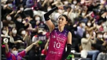 Momen Kim Yeon-koung Joget Mesra Bareng Pelatih di All Star V-League