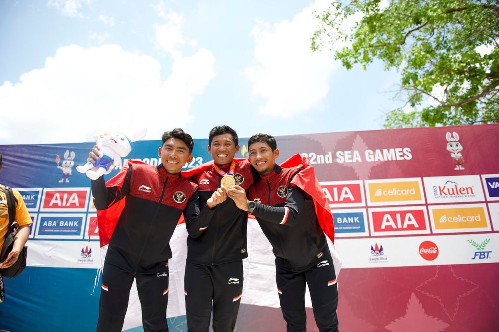 Atlet balap sepeda Indonesia meraih medali emas di SEA Games 2023 Kamboja.