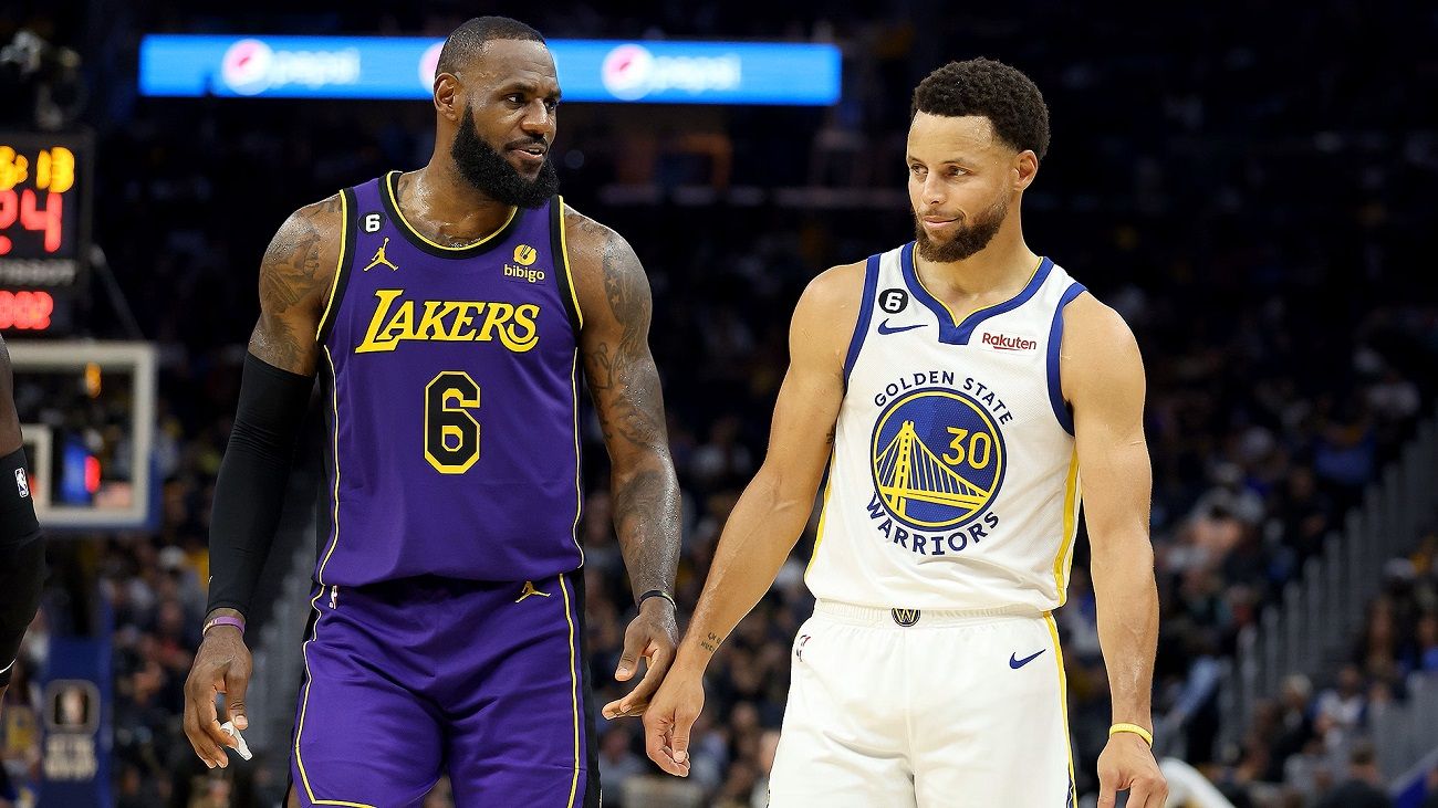 LeBron James dan Stephen Curry saat laga Golden State Warriors vs LA Lakers