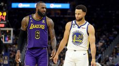 LeBron James dan Stephen Curry saat laga Golden State Warriors vs LA Lakers