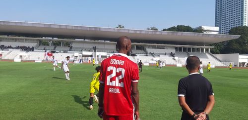 Eric Abidal saat menghadiri Fourfeo Mini Tournament di Stadion Madya, Jakarta, Kamis (1/6/2023).