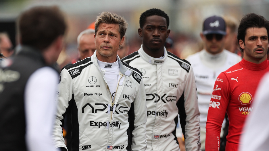 Wow! Inilah Momen Brad Pitt Saat Syuting Film “Apex” di Silverstone