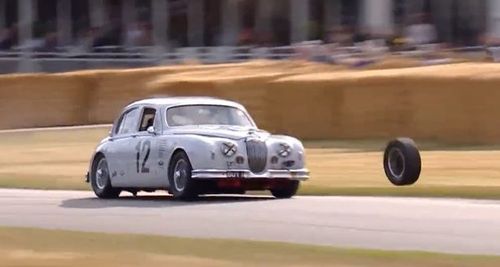 Insiden Kecelakaan Hingga Ban Terbang Warnai Goodwood Festival of Speed