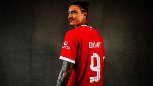 Kenakan Nomor Punggung Peninggalan Roberto Firmino: Jangan Kecewakan Fans Liverpool, Nunez!