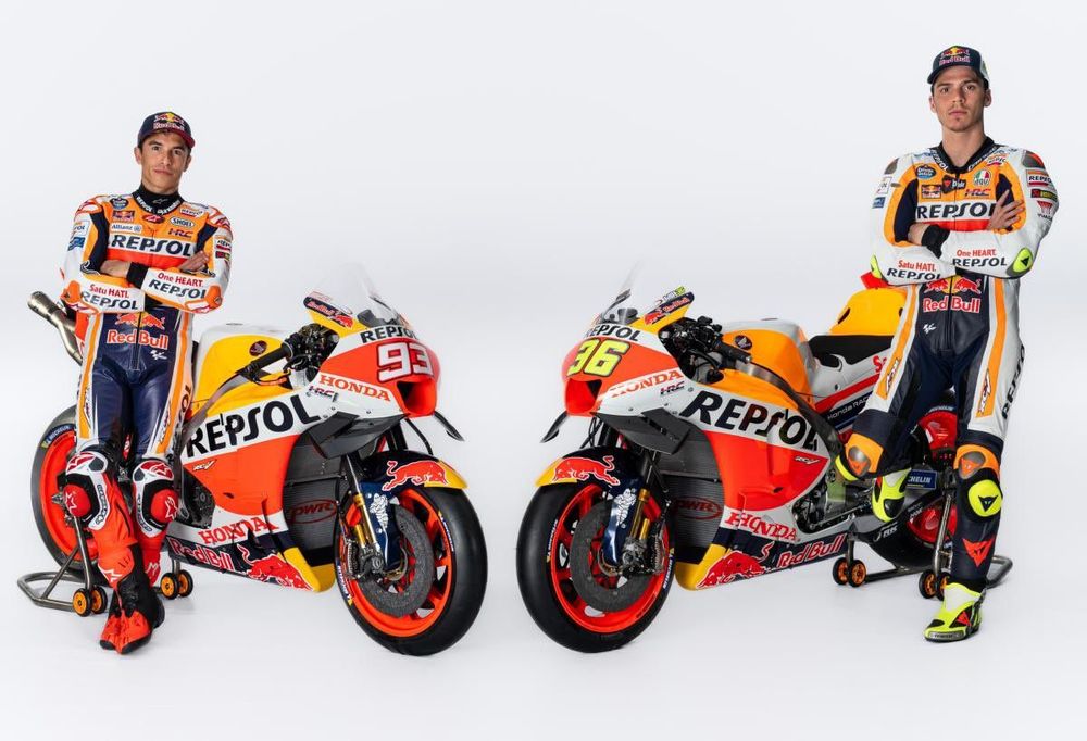 Marc Marquez dan Joan Mir saat launching tim Repsol Honda untuk MotoGP 2023