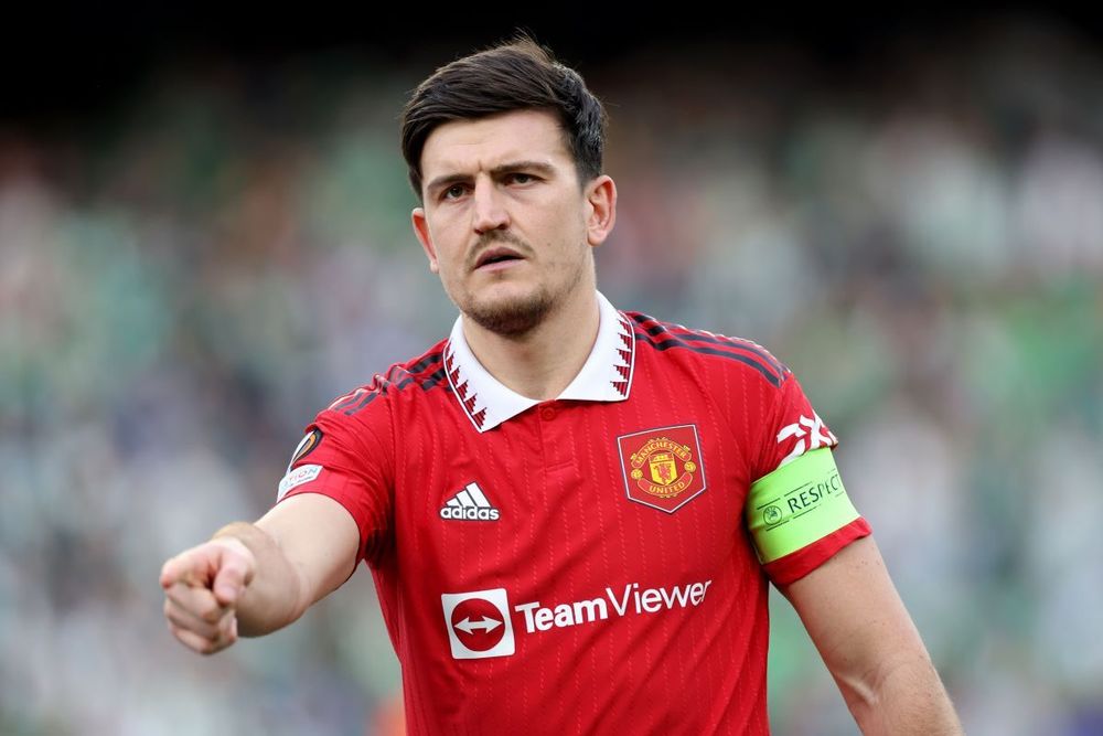 Batal Pindah ke West Ham, Maguire Pilih Bertahan di MU