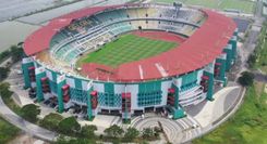 gelora bung tomo.jpg - Duel timnas Indonesia vs Filipina dalam ajang Piala AFF U-19 2024, Rabu (17/7/2024), dimainkan di atas rumput alami namun tim tamu rupanya justru kesulitan.