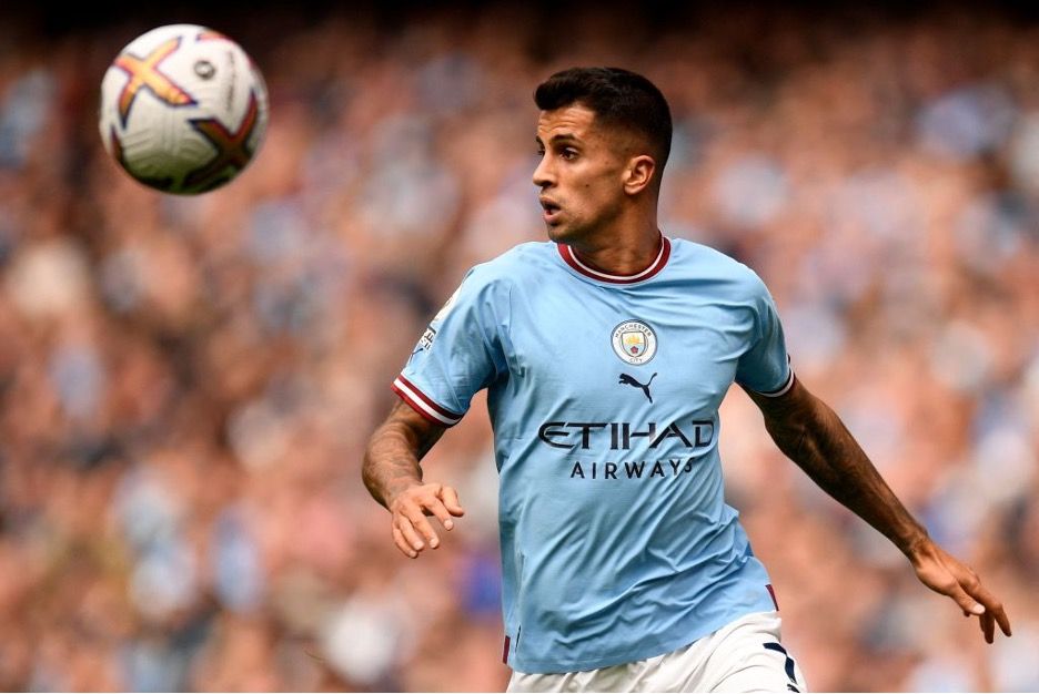 Barcelona Makin Dekat Boyong Joao Cancelo