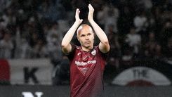 Iniesta - Andres Iniesta saat laga perpisahan pada pertandingan Vissel Kobe vs Consadole Sapporo di Liga Jepang, Juli 2024 (Vissel Kobe)