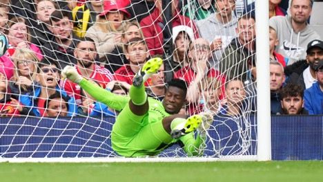 Peringatan Kiper Legenda MU untuk Andre Onana