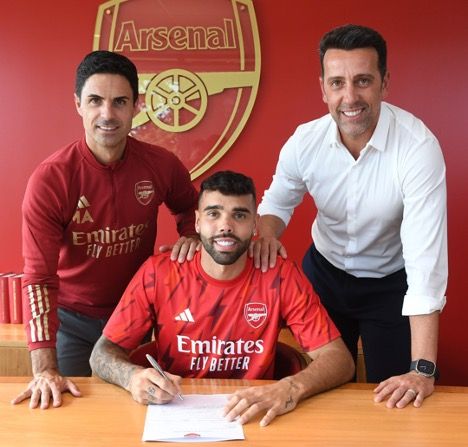 Resmi, Arsenal Pinjam David Raya