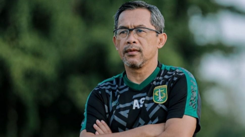 Tinggalkan Persebaya, Aji Santoso Berlabuh di Persikabo