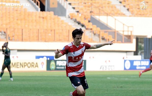 Francesco Rivera di laga Persikabo vs Madura United