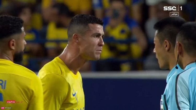 Ronaldo protes wasit saat laga Al-Nassr vs Shabab Al-Ahli di playoff Liga Champions Asia