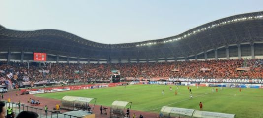 Dua Muda-Mudi Diduga Viking Nyaris Babak Belur di Patriot saat Laga Persija vs Persib 