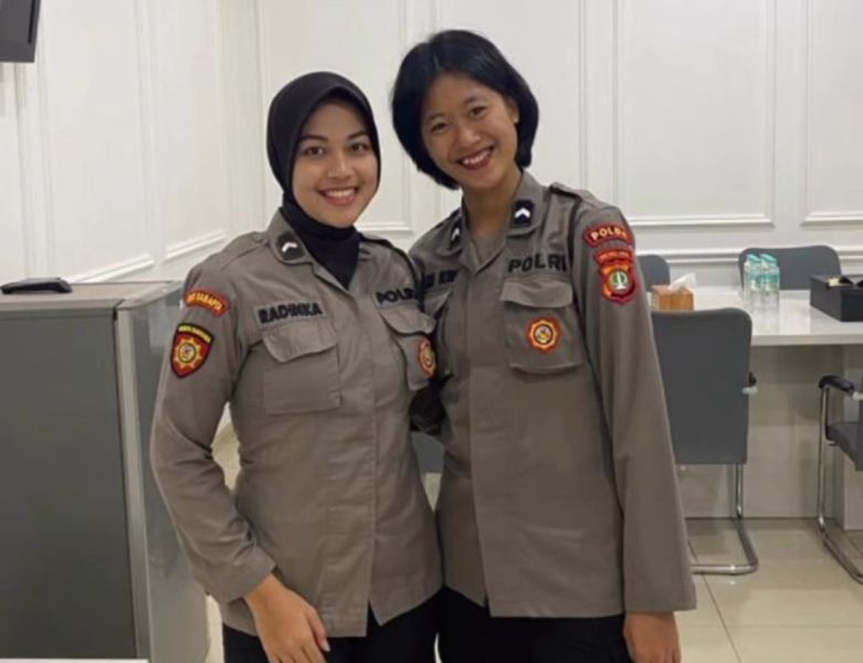 Tumben-tumbennya Putri KW Pakai Seragam Polisi