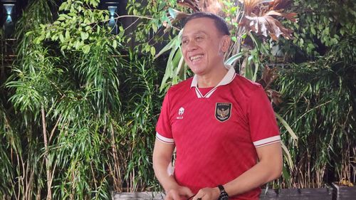 Iwan Bule Posting Video Nobar Timnas Indonesia, Warganet Malah Salfok