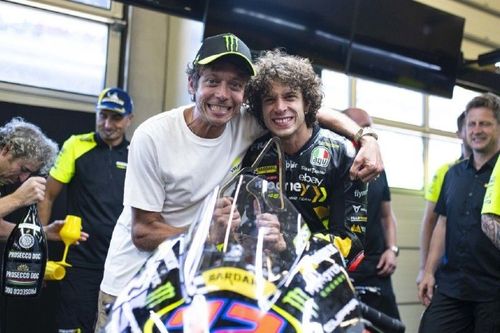 Bezzecchi Akhirnya Bertahan di VR46, Tim Valentino Rossi yang Didekati Pertamina