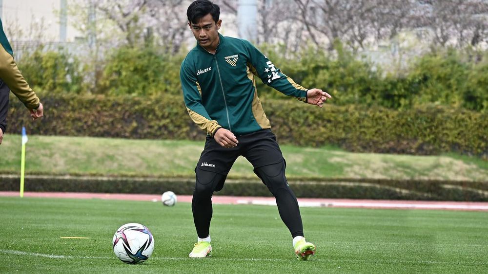 Mental Pesepakbola Indonesia: Gaji Gede, Pacar Cantik, Bawa Orang Tua Umrah Sudah Puas