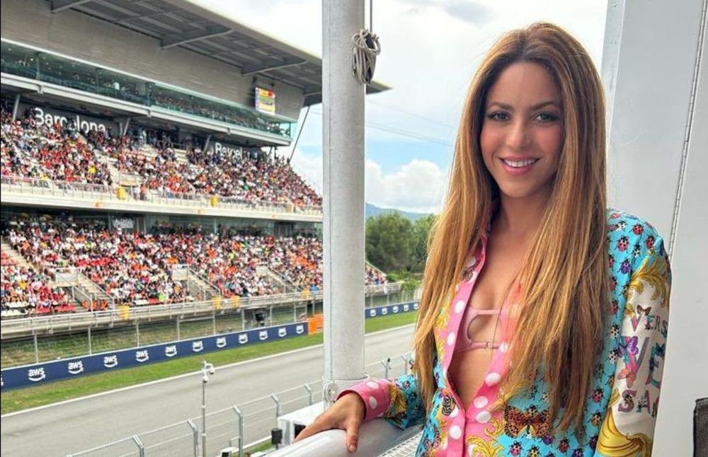 Hadiri Balapan F1 GP Spanyol, Shakira Jadian dengan Lewis Hamilton?