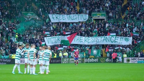 Spanduk Bebaskan Palestina Terpampang di Pertandingan Celtic Vs Kilmarnock