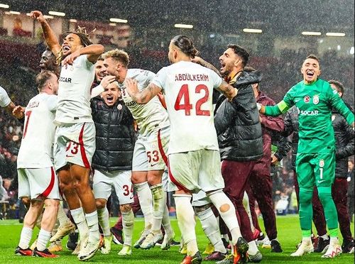 Anjay! Gak MU Gak Makan, Galatasaray Langsung Bully Man United di Twitter