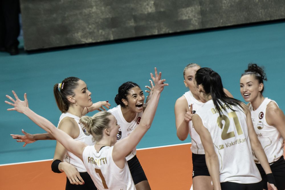 Sambut Sultanlar Ligi, Vakifbank Juarai Voli Turkish Super Cup!