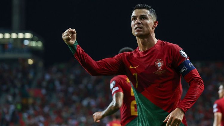 Meski tidak ikut bikin gol, namun Cristiano Ronaldo tetap panen rekor dalam kemenangan Portugal atas Republik Ceko di fase grup Piala Eropa 2024.