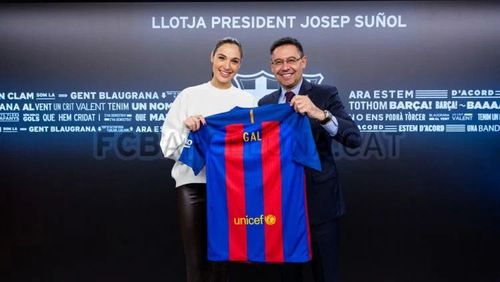 Dihujat Gegara Dukung Israel, Siapa Sangka Gal Gadot Ternyata Fans Barcelona