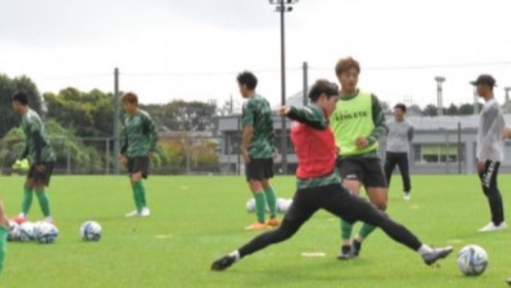 Pemain Tokyo Verdy jalani latihan jelang pertandingan melawan Toghici SC, Minggu, 5 November 2023