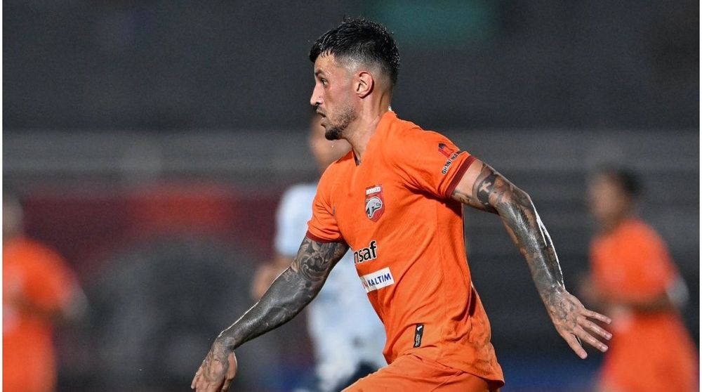 Kesal dengan Format Liga 1, Stefano Lilipaly Komen Pakai Emot Jorok