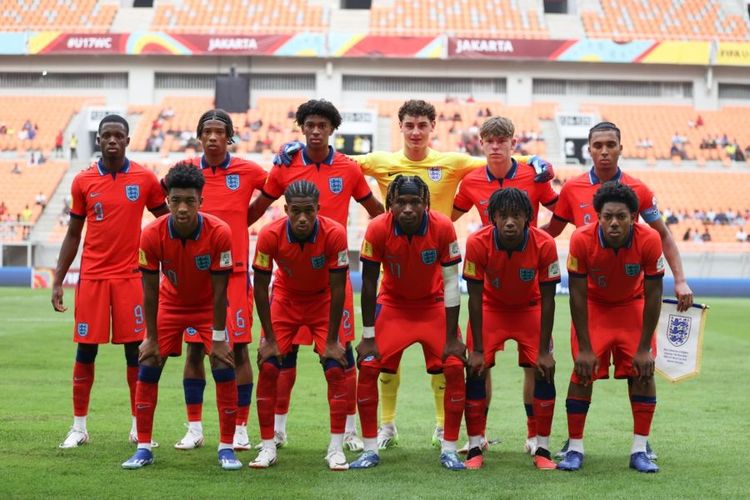 Skuad timnas Inggris U17 saat laga melawan Kaledonia Baru di JIS, 11 November 2023