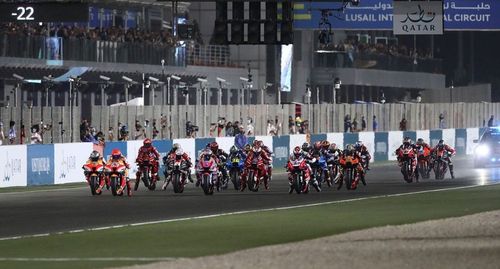 Balapan Utama MotoGP Qatar Bersamaan Shalat Tarawih Pertama di Arab?