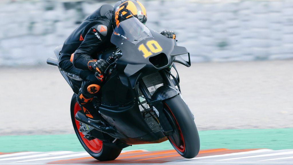 Luca Marini Repsol Honda saat tes MotoGP 2024 di Valencia