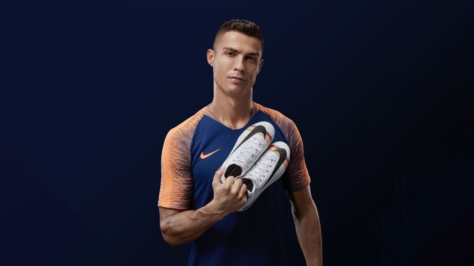 Cristiano Ronaldo Dikontrak Nike Seumur Hidup