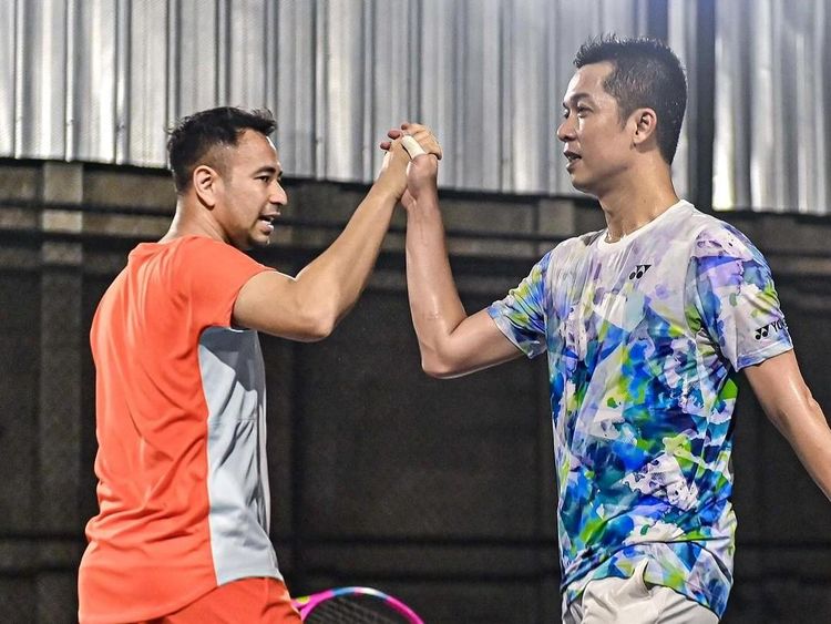 Raffi Ahmad vs Taufik Hidayat