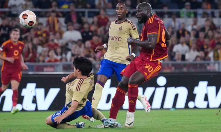 Romelu Lukaku dalam sebuah pertandingan AS Roma.