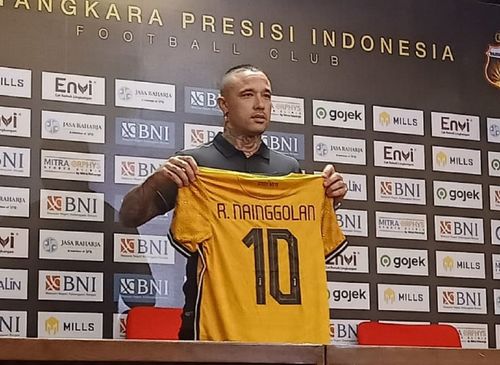 Mario Gomez Sebut Radja Nainggolan Kemungkinan Jalani Laga Debut