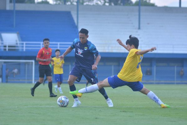 Laga Persib vs Dewa United Tanpa Penonton, Bobotoh Tetap Bisa Dukung dari Rumah