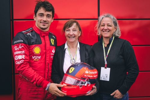 Sempat Dikecam Keluarga, Leclerc Boleh Gunakan Helm Khusus untuk Hormati Gilles Villeneuve